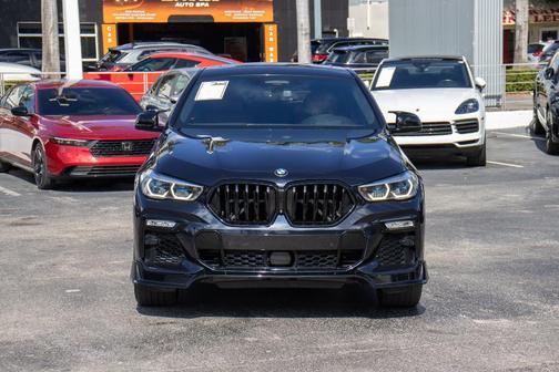2020 BMW X6 M50i