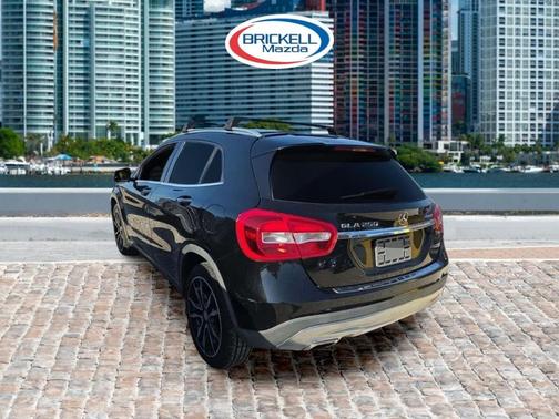 2017 Mercedes-Benz GLA 250 Base 4MATIC