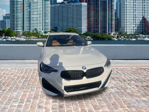 Mineral White Metallic 2024 BMW 230 i
