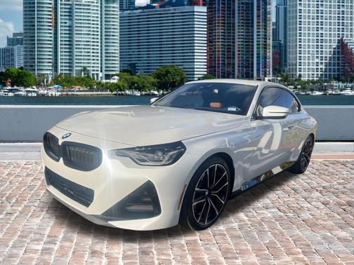 Mineral White Metallic 2024 BMW 230 i