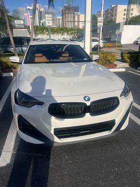 Mineral White Metallic 2024 BMW 230 i