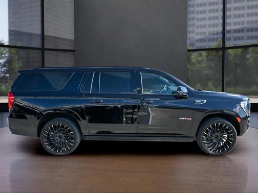 2023 GMC Yukon XL AT4