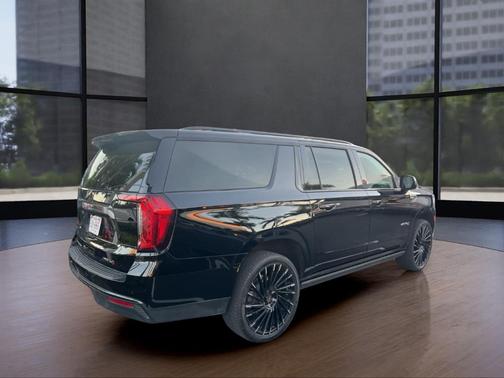 2023 GMC Yukon XL AT4