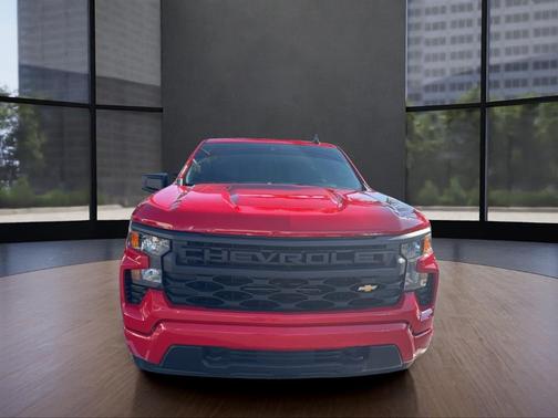 2025 Chevrolet Silverado 1500 Custom