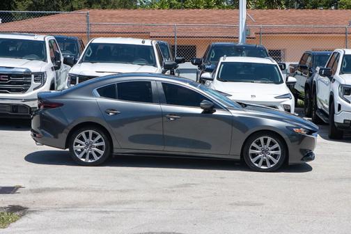2022 Mazda Mazda3 FWD w/Preferred Package