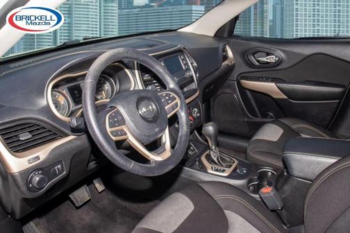 Bright White Clearcoat 2017 Jeep Cherokee Sport