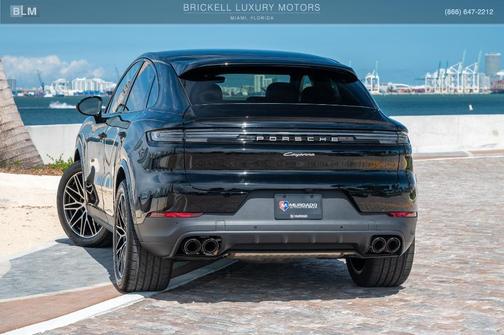 2024 Porsche Cayenne AWD
