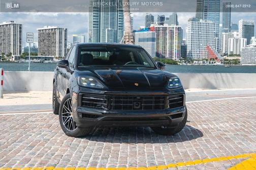 2024 Porsche Cayenne AWD