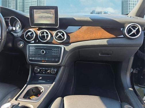 2017 Mercedes-Benz GLA 250 Base 4MATIC