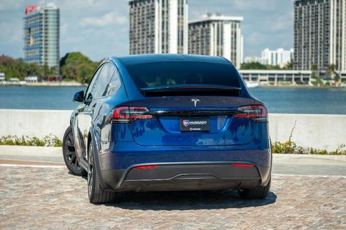 2022 Tesla Model X Base