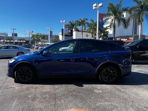 2022 Tesla Model X Base