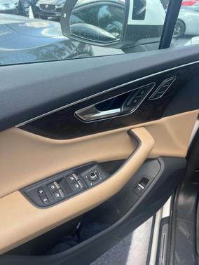 2021 Audi Q7 45 Premium Plus