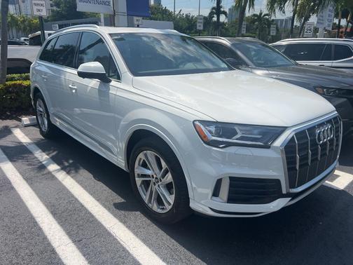 2021 Audi Q7 45 Premium Plus