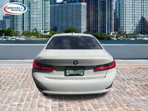 2021 BMW 330 i