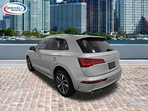 Florett Silver Metallic 2023 Audi Q5 45 S line quattro Premium