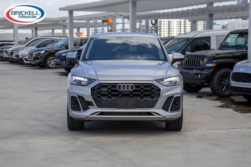 Florett Silver Metallic 2023 Audi Q5 45 S line quattro Premium