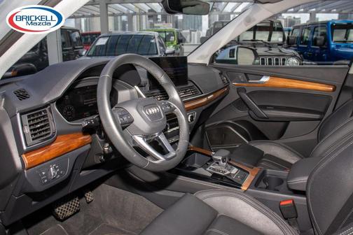 Florett Silver Metallic 2023 Audi Q5 45 S line quattro Premium