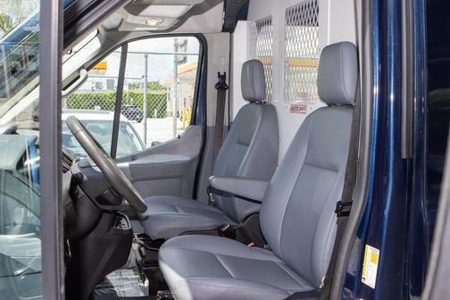 2019 Ford Transit-250 148 WB Medium Roof Cargo