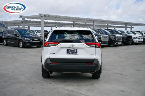 Ice 2024 Toyota RAV4 XLE