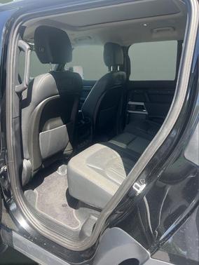 2021 Land Rover Defender 110 SE
