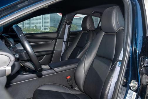 2023 Mazda Mazda3 FWD w/Select Package