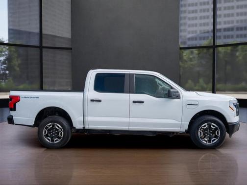 2022 Ford F-150 Lightning Pro