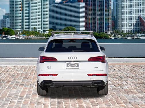 2025 Audi Q5 45 S line quattro Premium