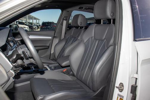 2025 Audi Q5 45 S line quattro Premium