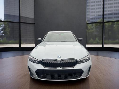 2023 BMW 330 i xDrive
