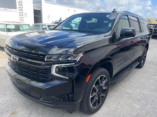 2023 Chevrolet Suburban RST