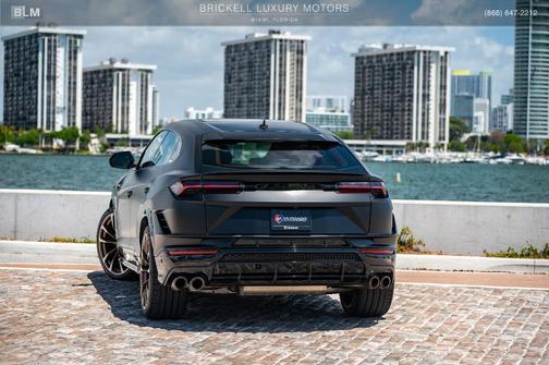 2023 Lamborghini Urus S
