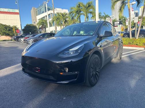 2023 Tesla Model Y Long Range