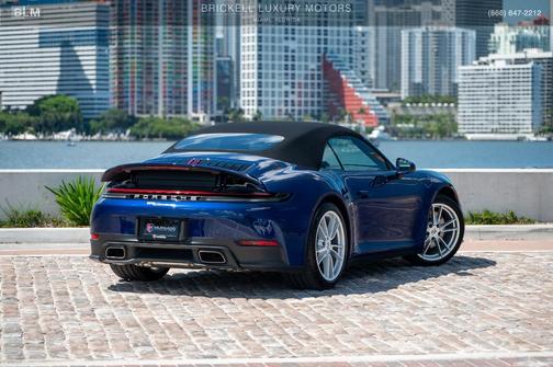 2025 Porsche 911 Carrera
