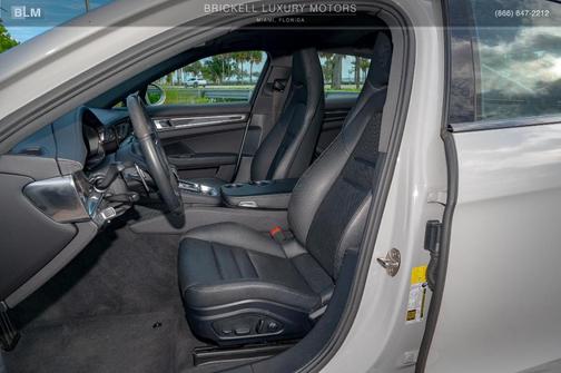 2023 Porsche Panamera 4