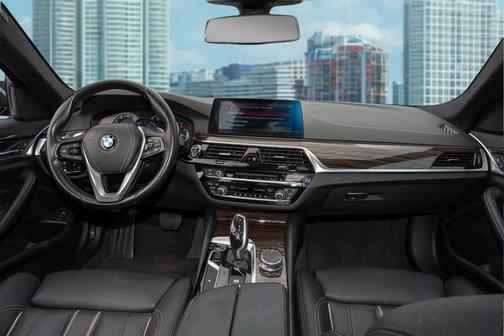 2019 BMW 530 i