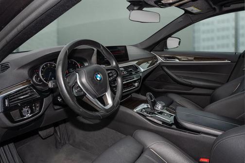 2019 BMW 530 i