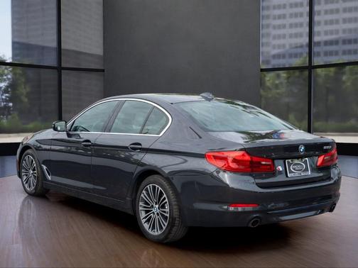 2019 BMW 530 i