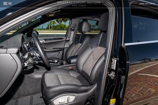 Black 2022 Porsche Macan S