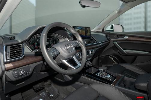 2024 Audi Q5 45 S line quattro Premium