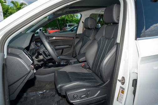 2024 Audi Q5 45 S line quattro Premium