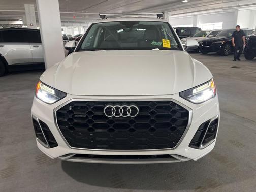 2024 Audi Q5 45 S line quattro Premium