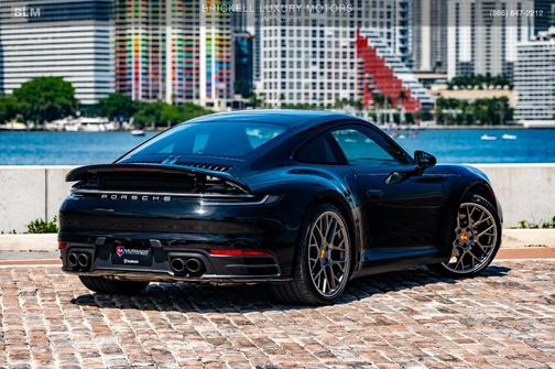 2021 Porsche 911 Carrera