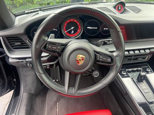 2021 Porsche 911 Carrera