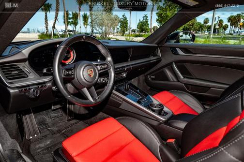 2021 Porsche 911 Carrera
