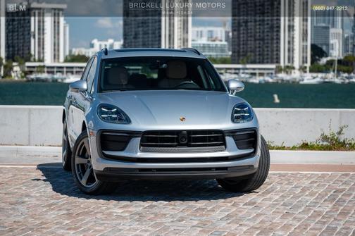 2022 Porsche Macan Base