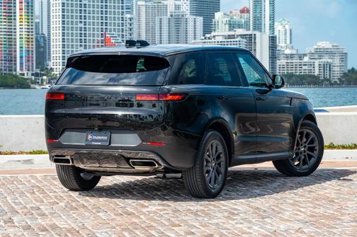 2024 Land Rover Range Rover Sport SE