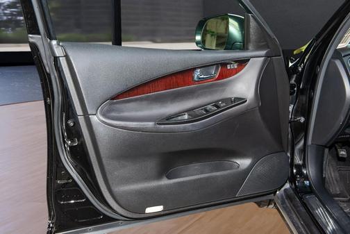 2017 INFINITI QX50 Base