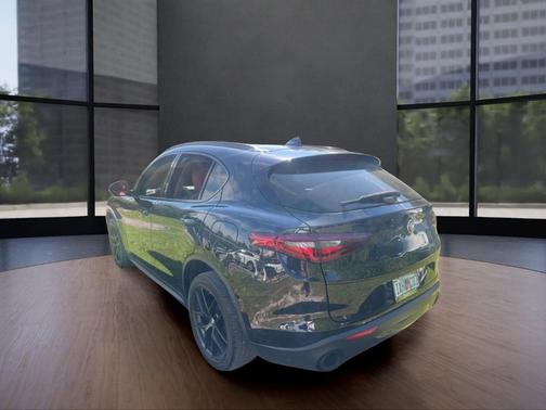 2020 Alfa Romeo Stelvio Base