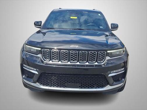 2023 Jeep Grand Cherokee Summit