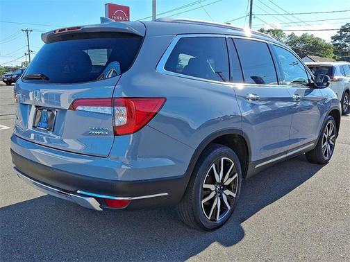 2022 Honda Pilot Touring 8-Passenger